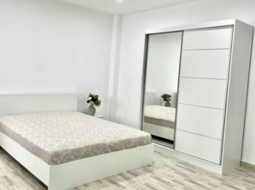 Apartament 3 Cam Grand Arena Bukurešť Exteriér fotografie